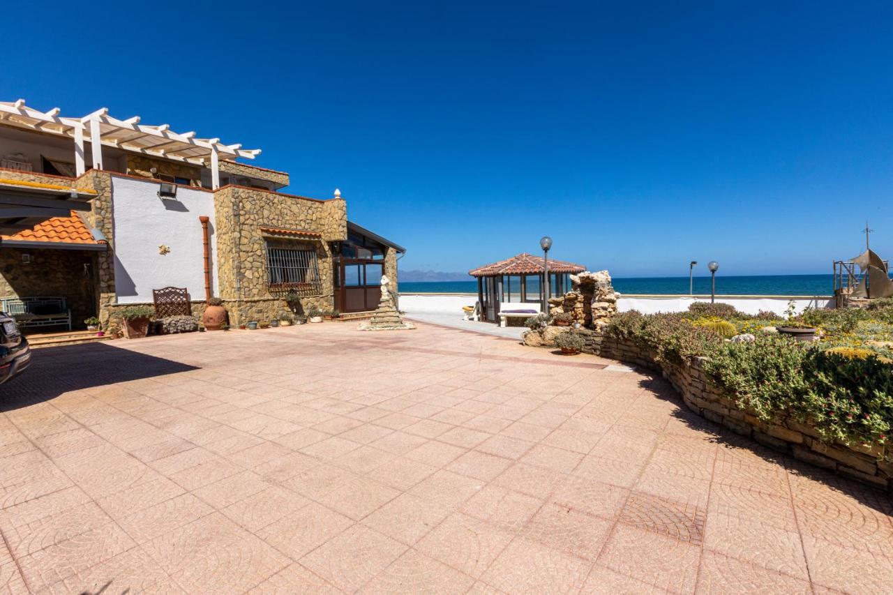 Casa Vacanza Barbera - In Riva Al Mare Villa Trappeto  Buitenkant foto